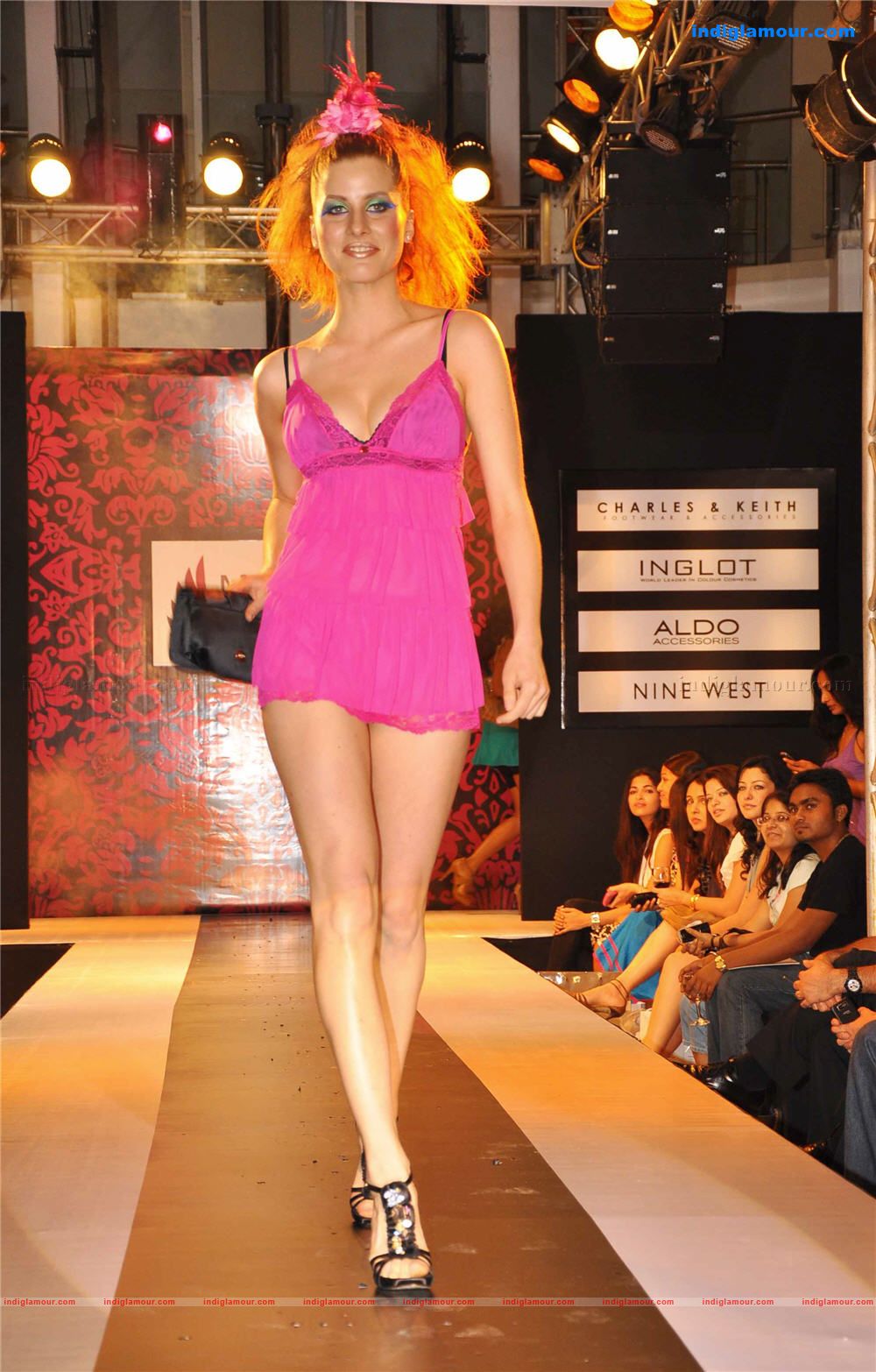 Malaika Arora Khan on the Ramp for Newly Open G7 Mall at Versova photos Event hd photo