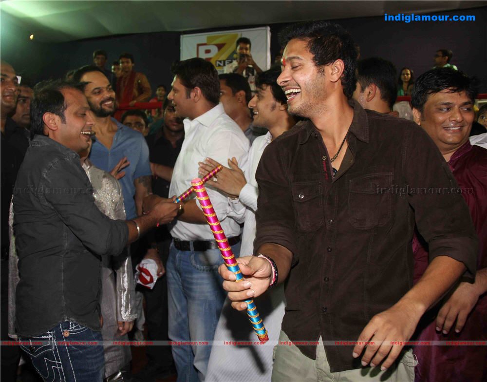 Shreyas Talpade and Rohit Shetty promotes Golmal photos Event hd photo
