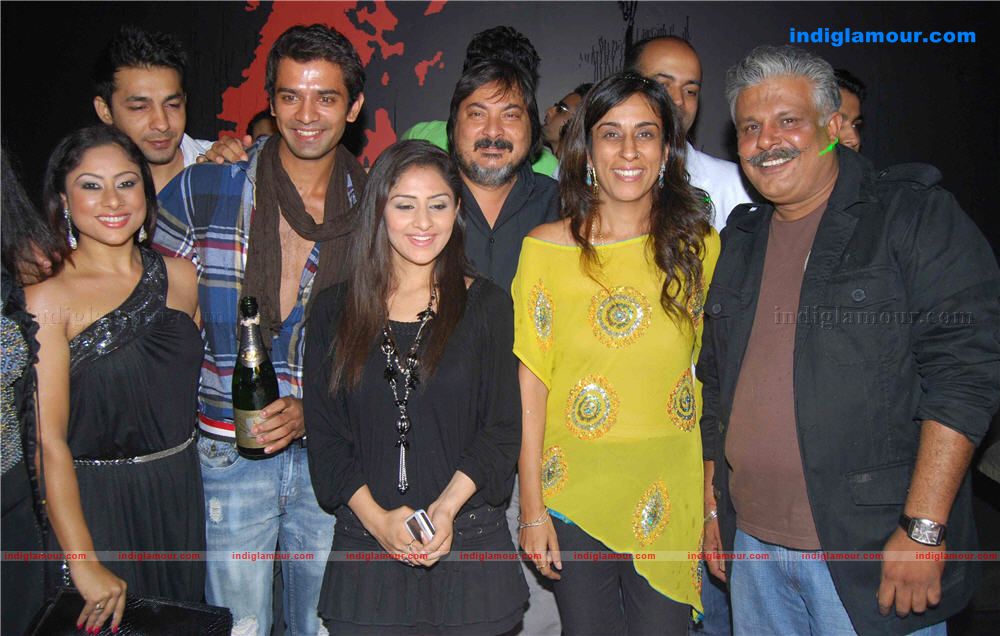 Celebrates 100 episodes completion party of Baat Hamari Pakkhi Hai serial Event hd photo
