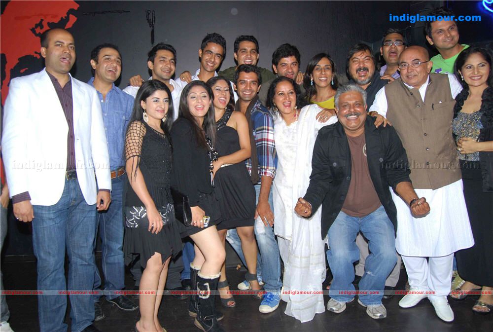 Celebrates 100 episodes completion party of Baat Hamari Pakkhi Hai serial Event hd photo
