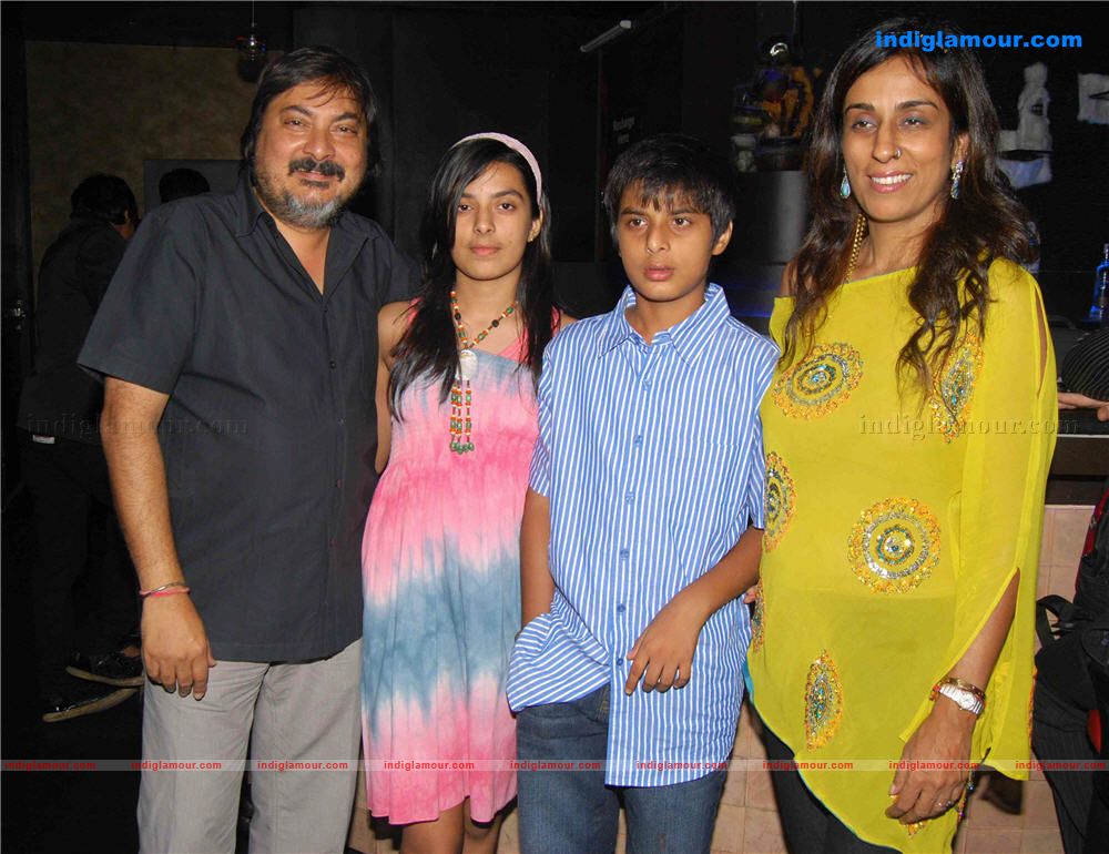 Celebrates 100 episodes completion party of Baat Hamari Pakkhi Hai serial Event hd photo