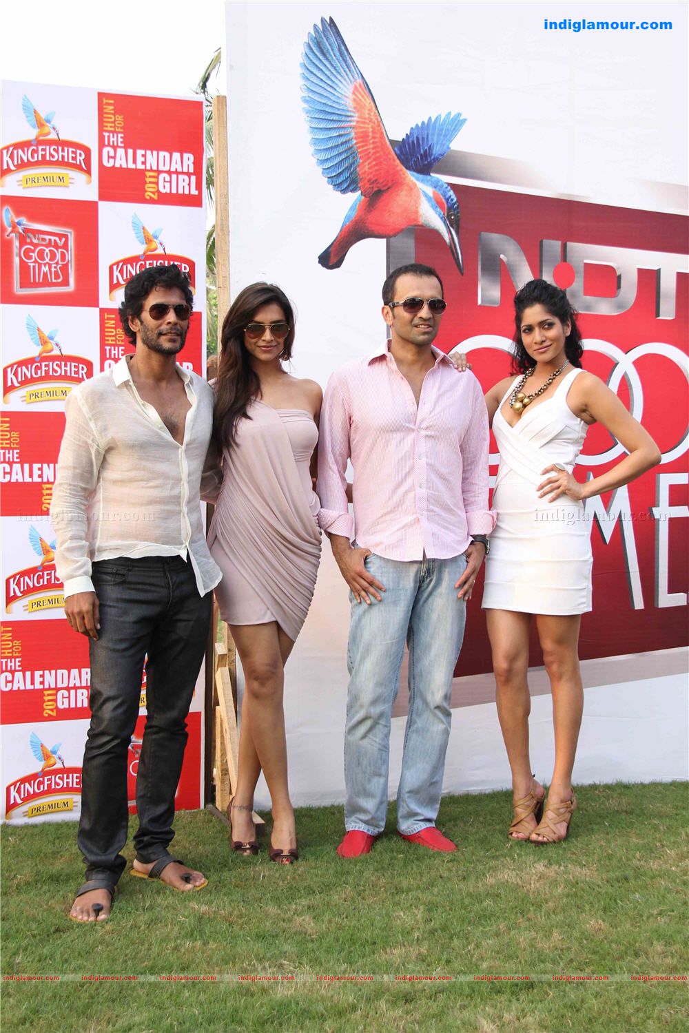 Kingfisher calender girls on location of shooting with Deepika and Sidarth Folder 1 Event hd photo