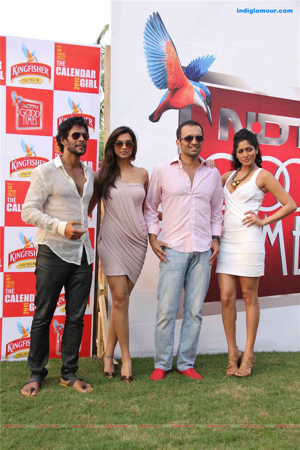Kingfisher calender girls on location of shooting with Deepika and Sidarth Folder 1 Event hd photo