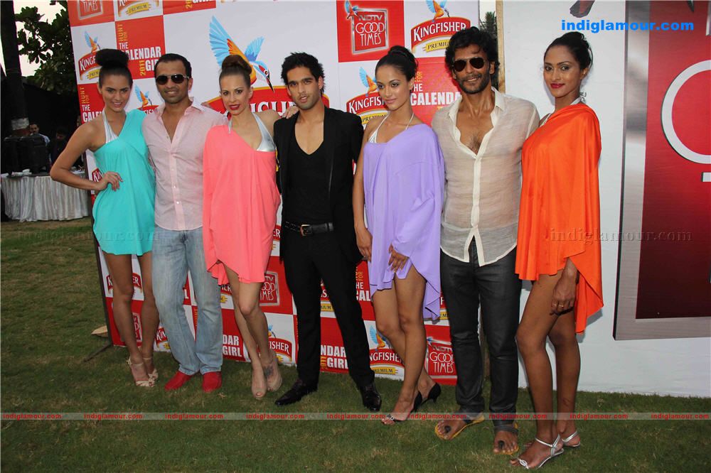 Kingfisher calender girls on location of shooting with Deepika and Sidarth Folder 1 Event hd photo
