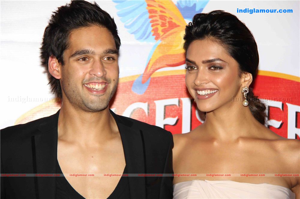 Kingfisher calender girls on location of shooting with Deepika and Sidarth Folder 1 Event hd photo