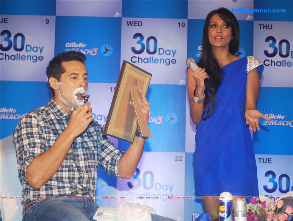 Malaika Arora Khan gives mach3 30 days challange to Dino Moria and Ritwik Bhatachariya Event hd photo