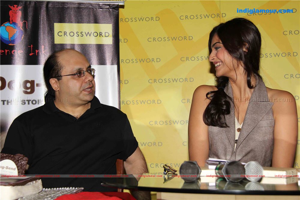 Soonam Kapoor Launches Book Dog Send at crossword Event hd photo