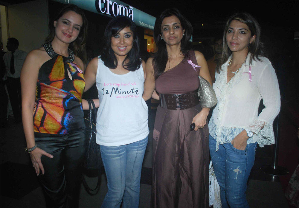 hritik roshan, fardeen khan at 1 a Minute Premier at pvr phoenix mills lower parel photos Event hd photo