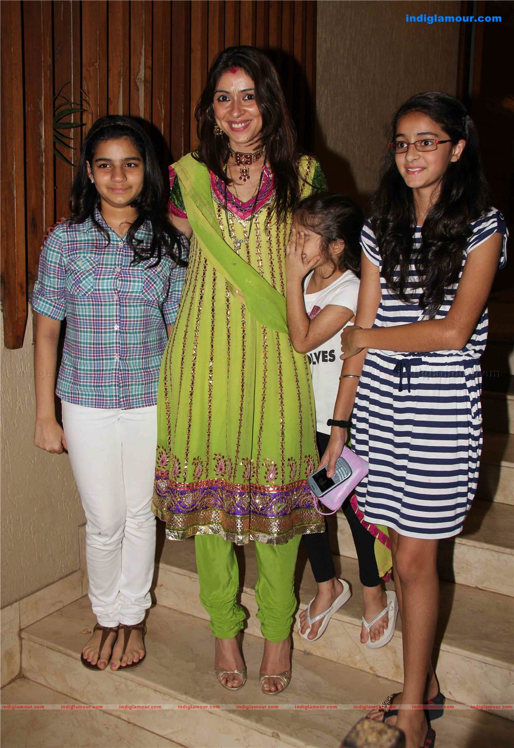 Shilpa shetty, Ravina Tondon at karva Chauth party hosted by David Dhawan Event hd photo