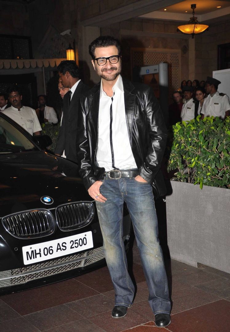 Bollywood Celebrities At Tom Cruise Welcome Party Event hd photo
