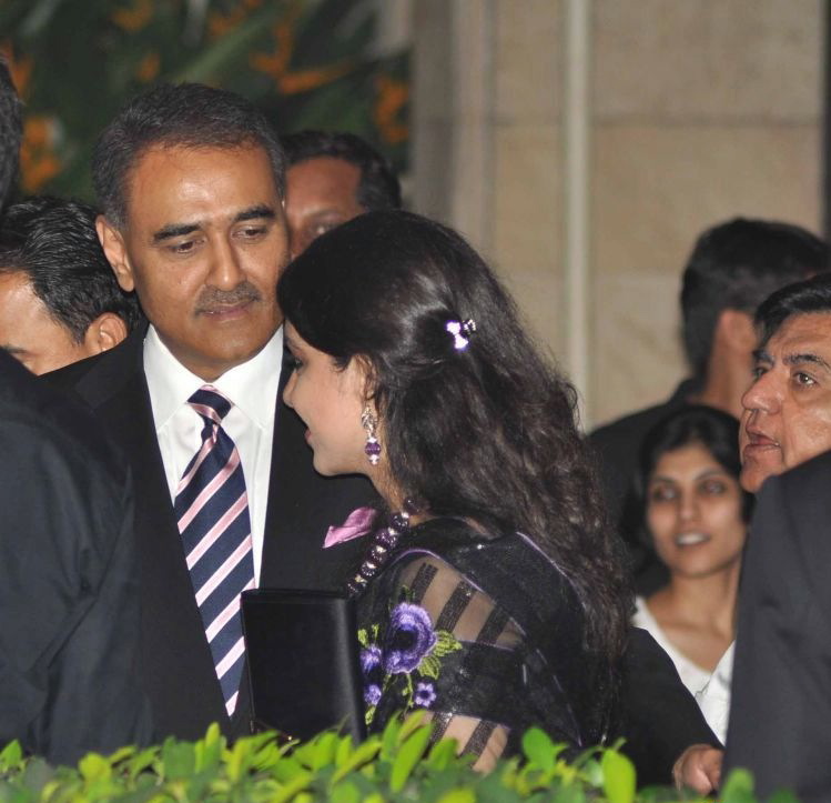 Bollywood Celebrities At Tom Cruise Welcome Party Event hd photo