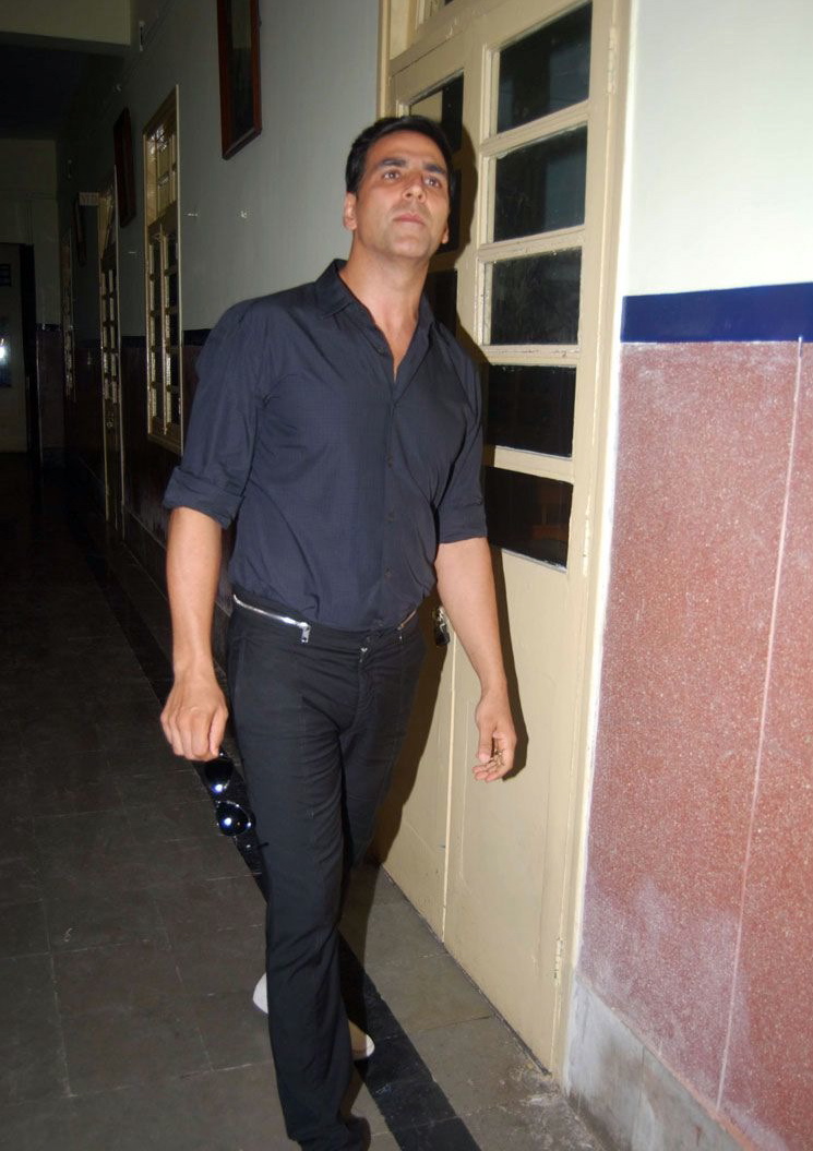 Akshay kumar promotes Desi Boyz Event hd photo