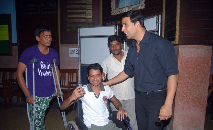 Akshay kumar promotes Desi Boyz Event hd photo