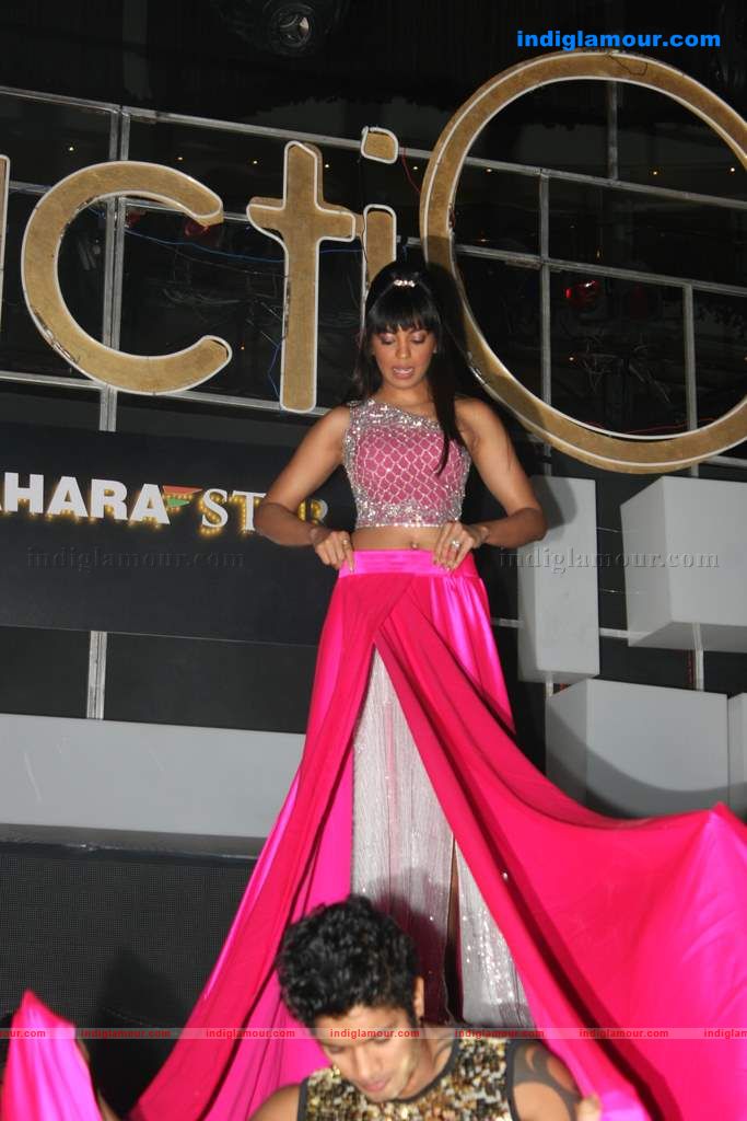Mallika Sherawat and Mugdha perform at Sahara Star's Seduction 2011 Event hd photo
