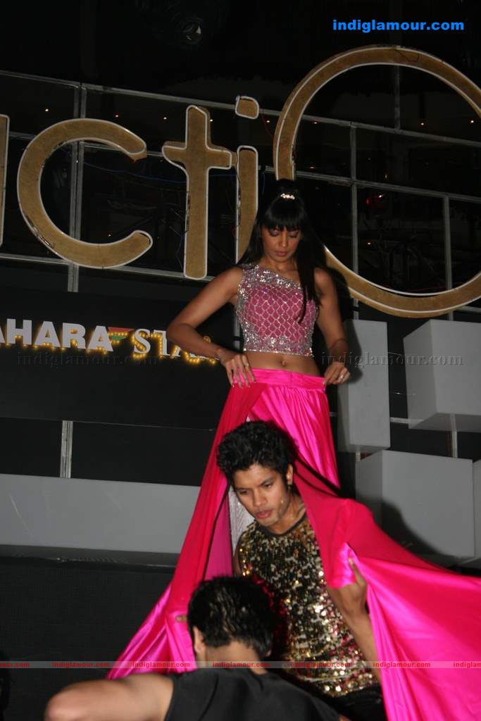 Mallika Sherawat and Mugdha perform at Sahara Star's Seduction 2011 Event hd photo