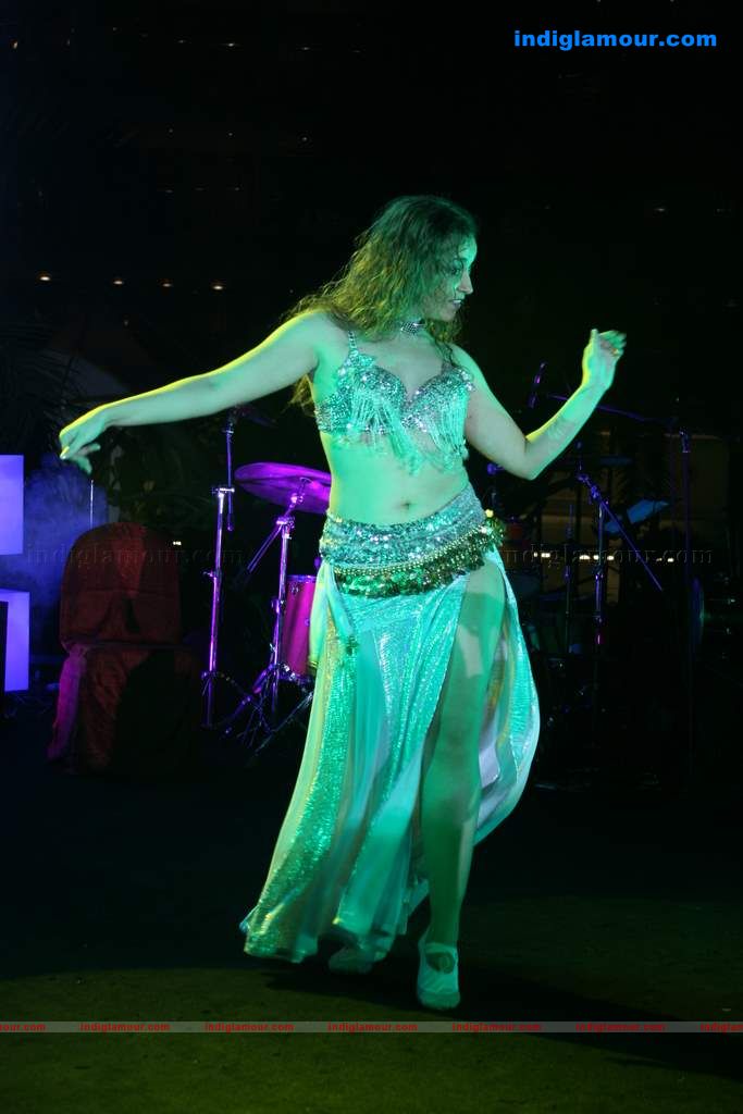 Mallika Sherawat and Mugdha perform at Sahara Star's Seduction 2011 Event hd photo
