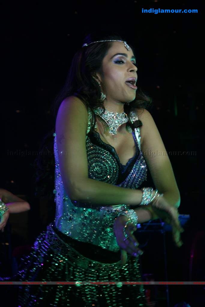 Mallika Sherawat and Mugdha perform at Sahara Star's Seduction 2011 Event hd photo