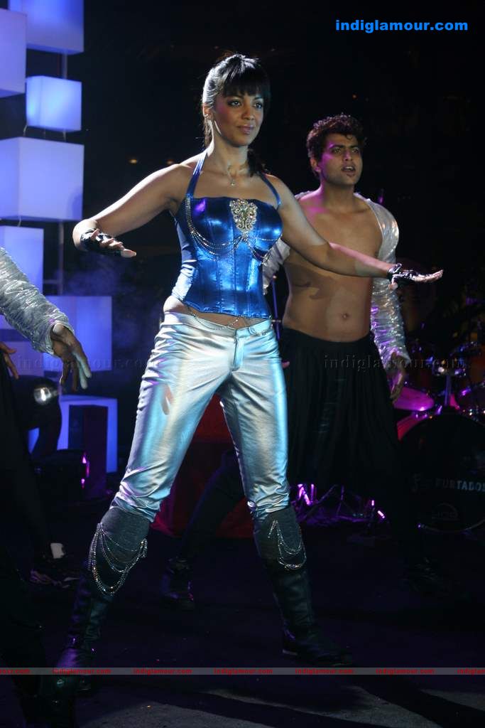 Mallika Sherawat and Mugdha perform at Sahara Star's Seduction 2011 Event hd photo