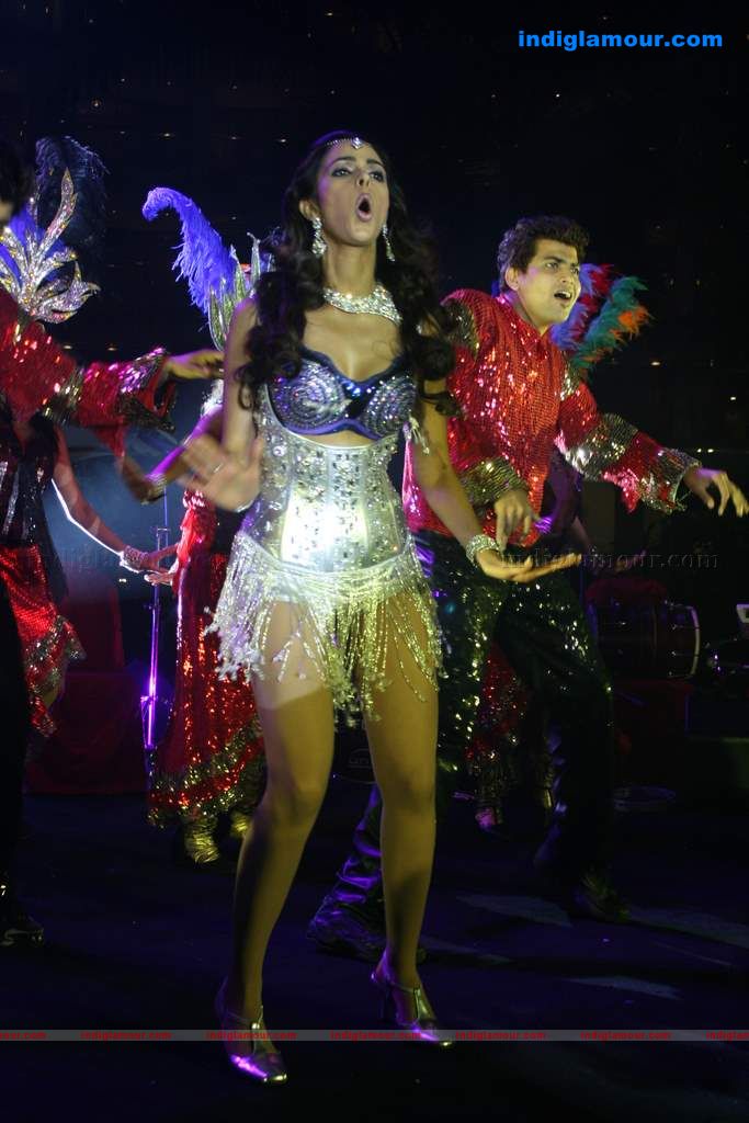 Mallika Sherawat and Mugdha perform at Sahara Star's Seduction 2011 Event hd photo