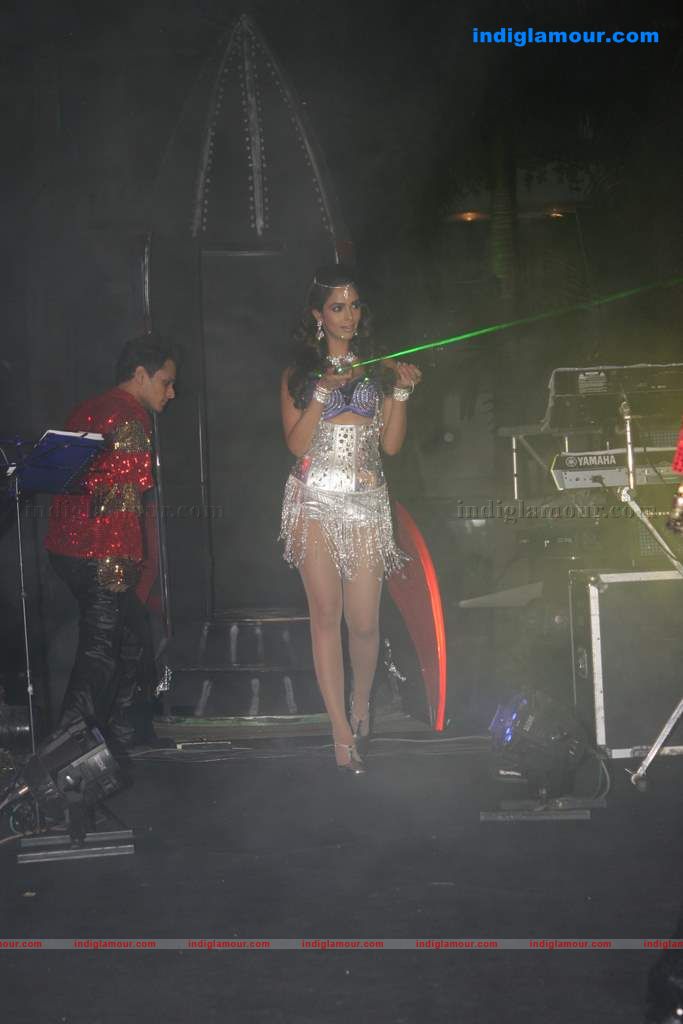 Mallika Sherawat and Mugdha perform at Sahara Star's Seduction 2011 Event hd photo