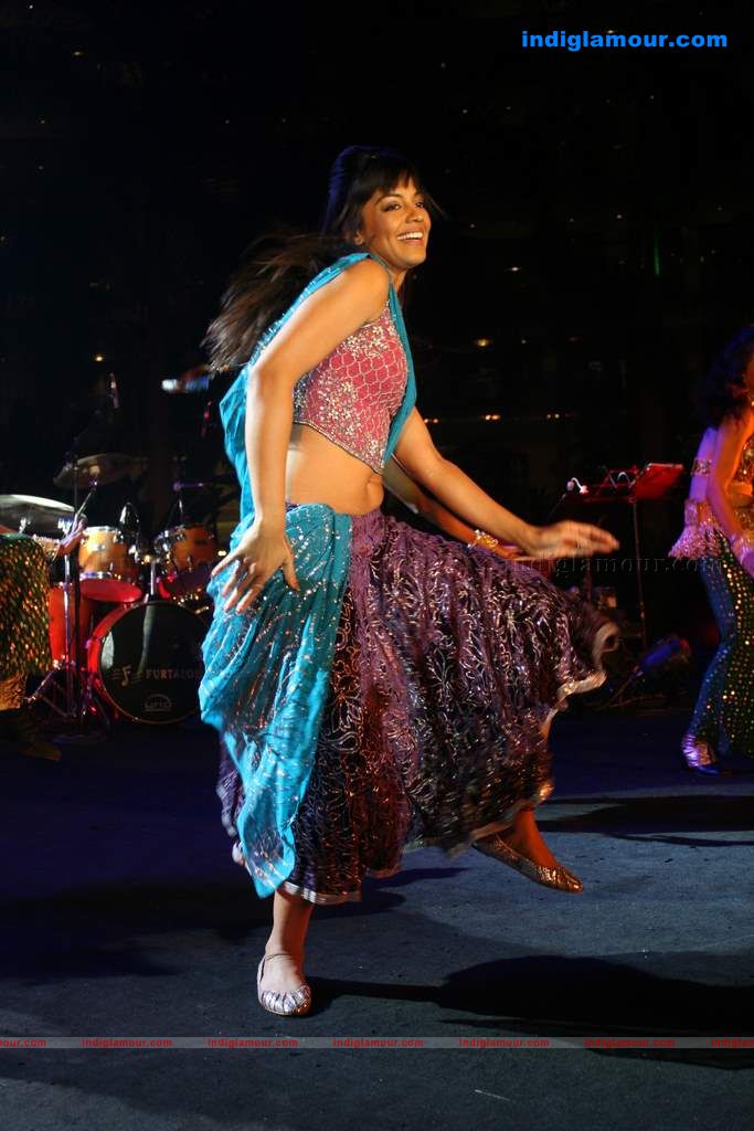 Mallika Sherawat and Mugdha perform at Sahara Star's Seduction 2011 Event hd photo