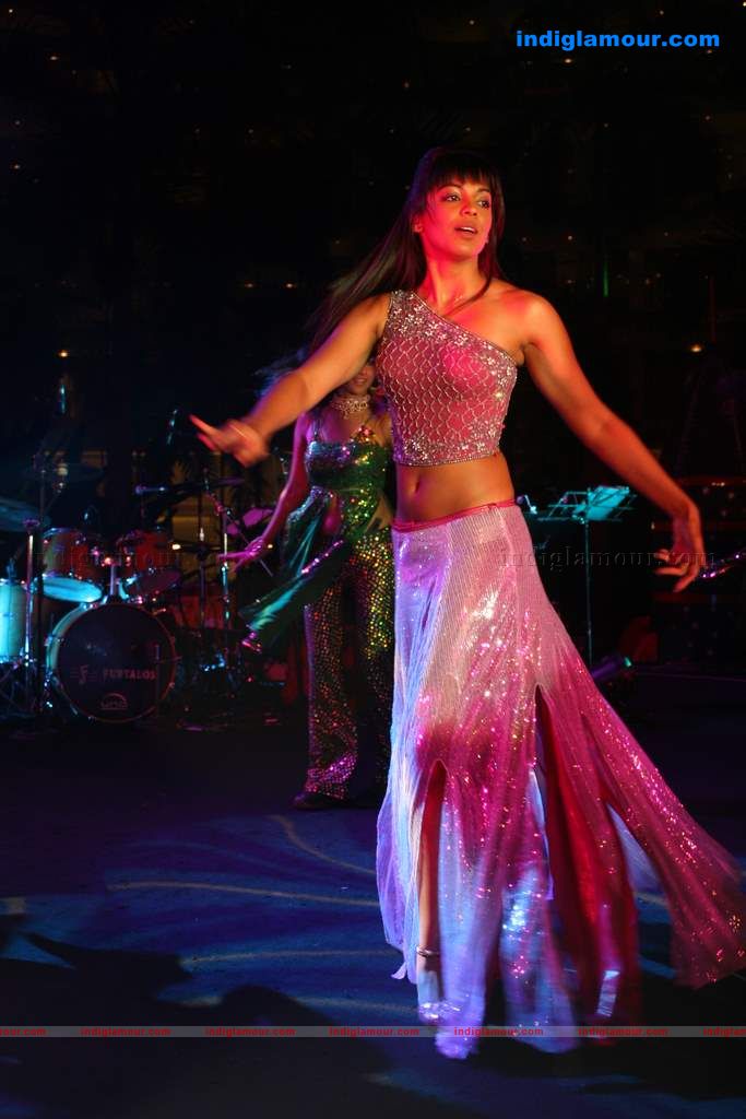 Mallika Sherawat and Mugdha perform at Sahara Star's Seduction 2011 Event hd photo