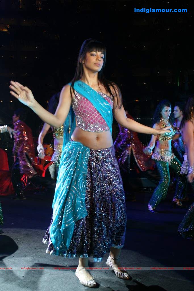 Mallika Sherawat and Mugdha perform at Sahara Star's Seduction 2011 Event hd photo