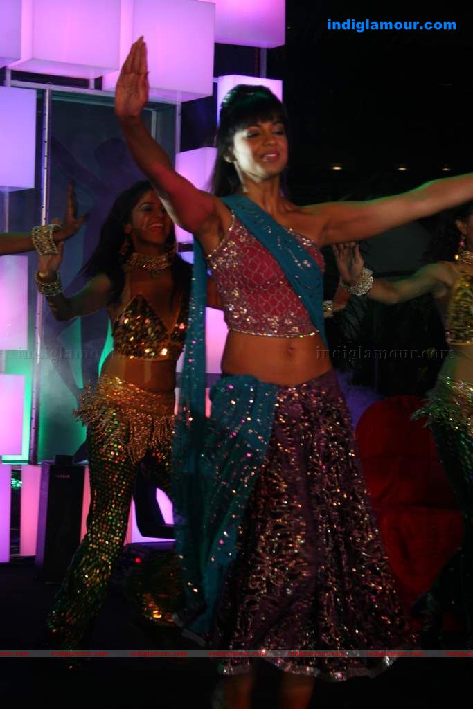 Mallika Sherawat and Mugdha perform at Sahara Star's Seduction 2011 Event hd photo