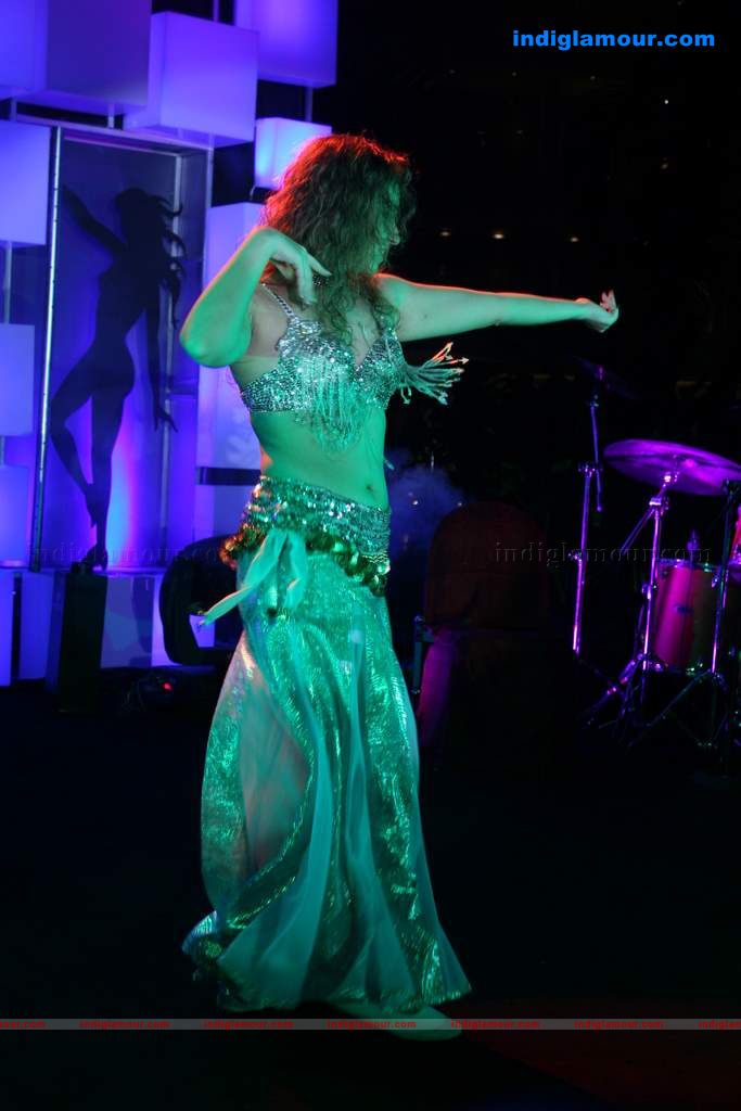 Mallika Sherawat and Mugdha perform at Sahara Star's Seduction 2011 Event hd photo