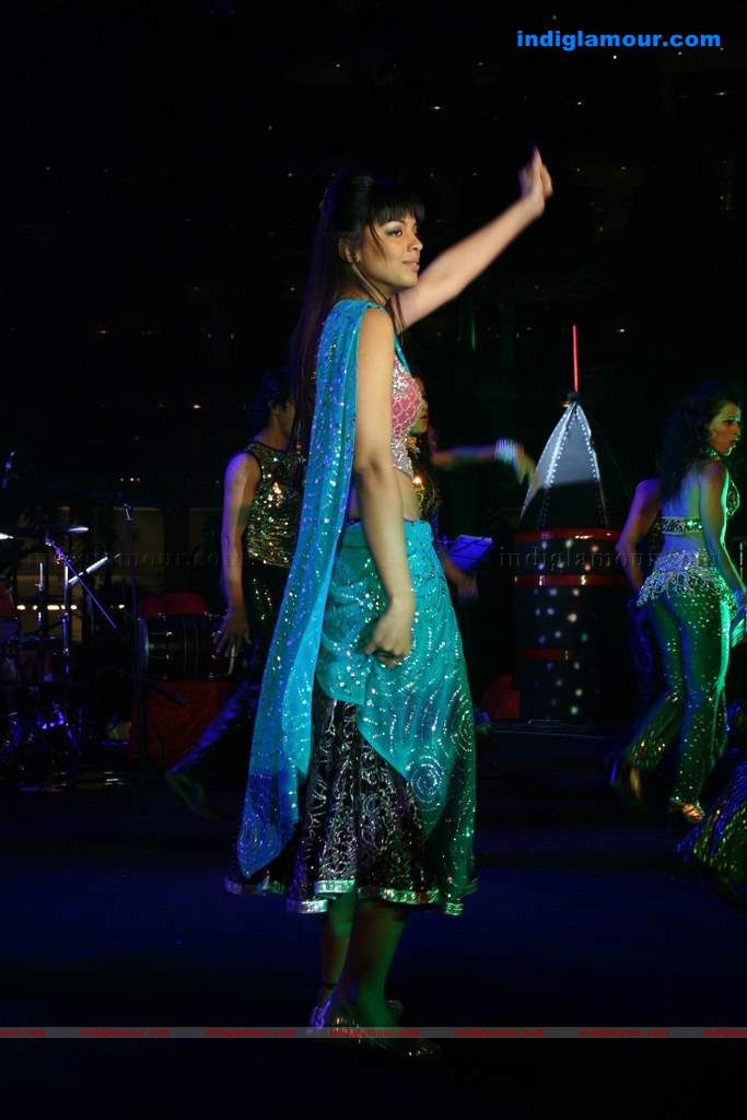 Mallika Sherawat and Mugdha perform at Sahara Star's Seduction 2011 Event hd photo