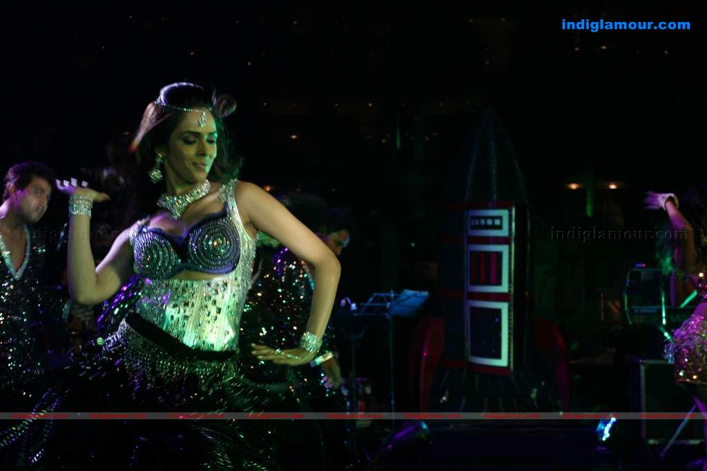 Mallika Sherawat and Mugdha perform at Sahara Star's Seduction 2011 Event hd photo