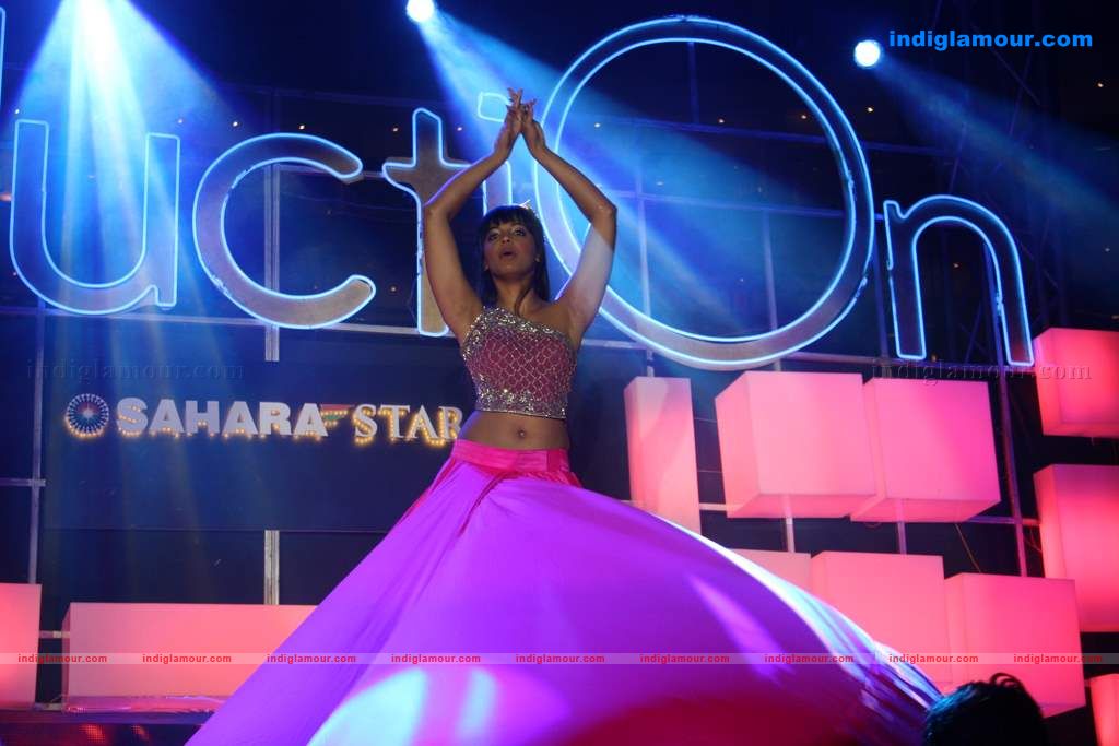 Mallika Sherawat and Mugdha perform at Sahara Star's Seduction 2011 Event hd photo