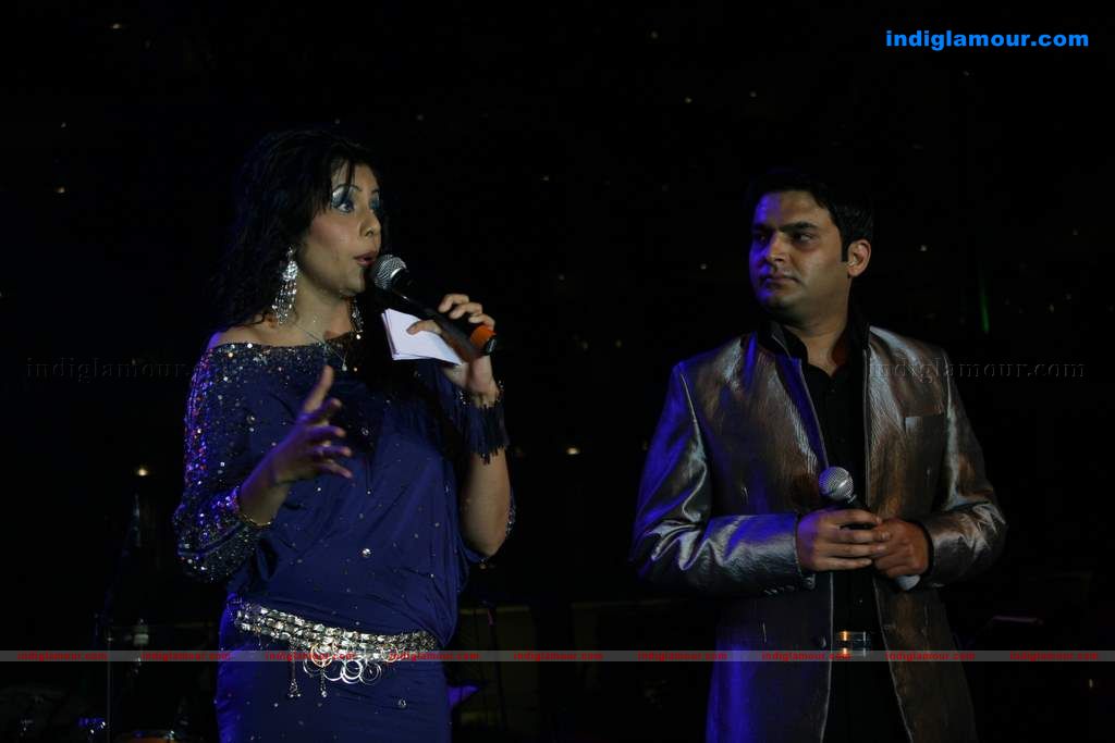 Mallika Sherawat and Mugdha perform at Sahara Star's Seduction 2011 Event hd photo