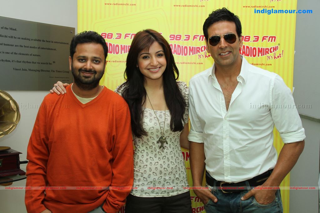 Akshay,Anushka unveil Patiala House music on Radio Mirchi Event hd photo