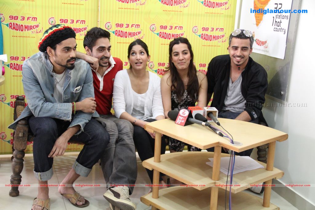 Akshay,Anushka unveil Patiala House music on Radio Mirchi Event hd photo