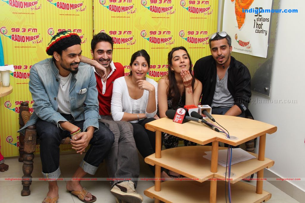 Akshay,Anushka unveil Patiala House music on Radio Mirchi Event hd photo