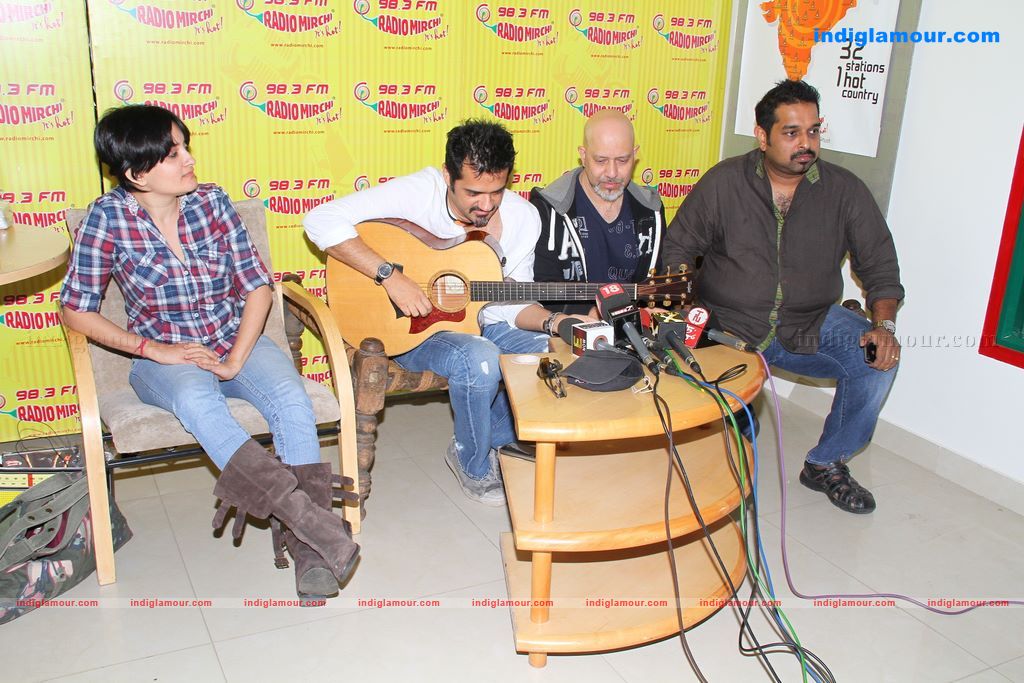 Akshay,Anushka unveil Patiala House music on Radio Mirchi Event hd photo