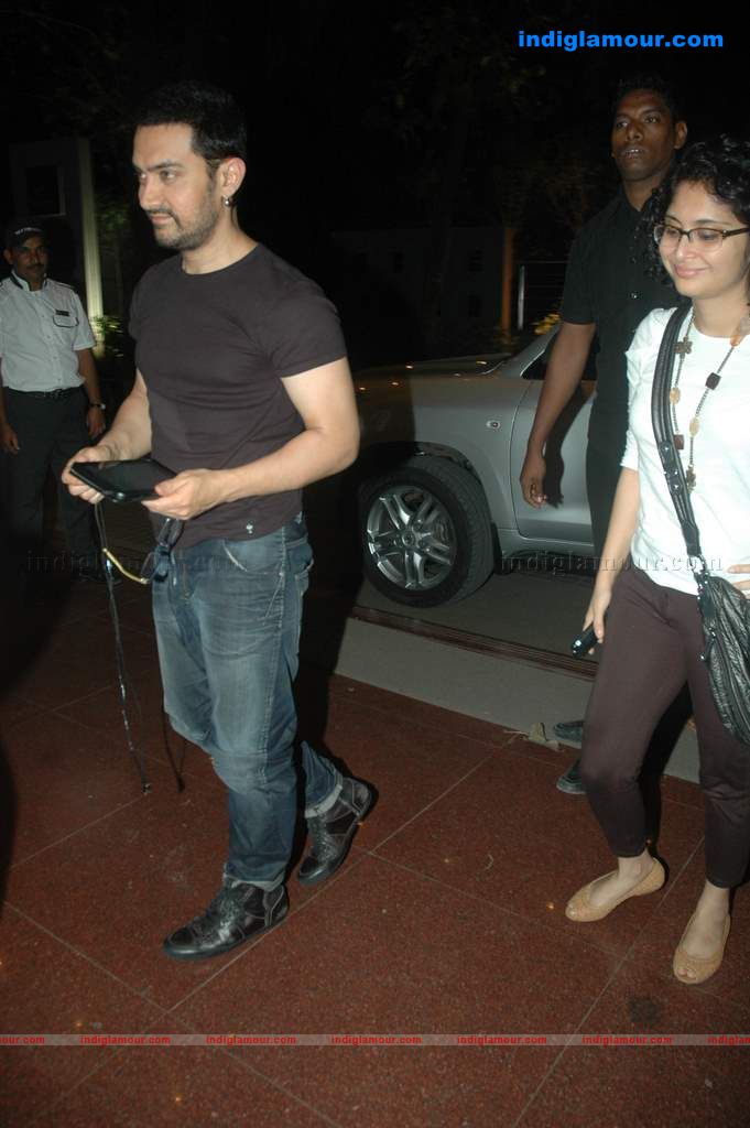 Aamir with his Tablet Event hd photo