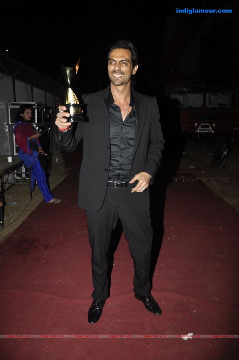 Shahrukh, BigB, Aishwarya, Priyanka and Katrina at Apsara Awards nite Event hd photo