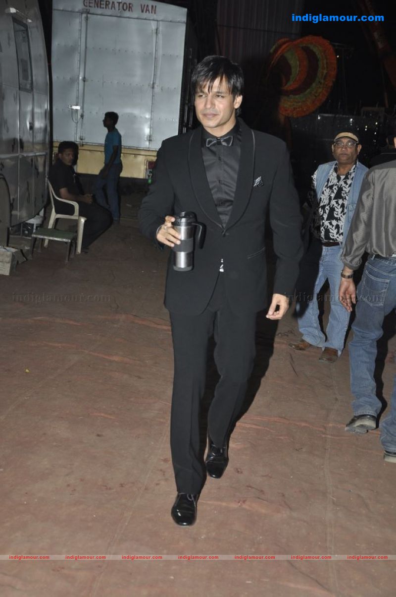Shahrukh, BigB, Aishwarya, Priyanka and Katrina at Apsara Awards nite Event hd photo
