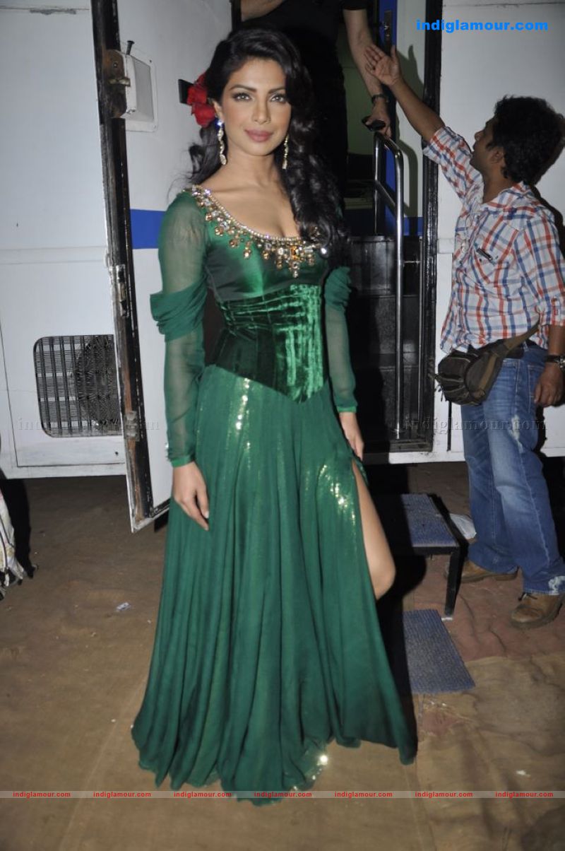 Shahrukh, BigB, Aishwarya, Priyanka and Katrina at Apsara Awards nite Event hd photo