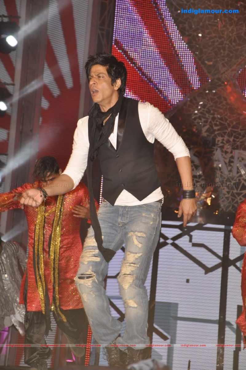 Shahrukh, BigB, Aishwarya, Priyanka and Katrina at Apsara Awards nite Event hd photo