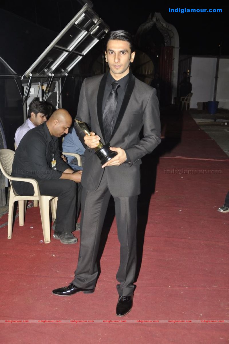 Shahrukh, BigB, Aishwarya, Priyanka and Katrina at Apsara Awards nite Event hd photo