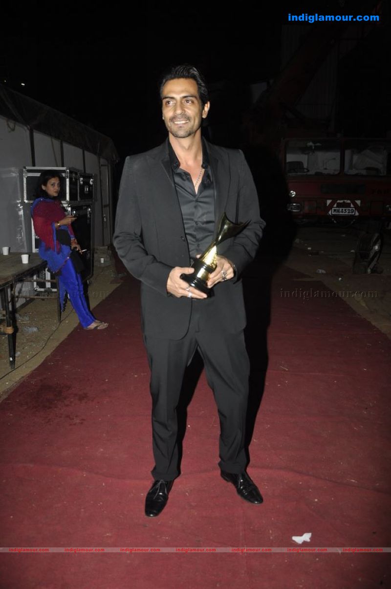Shahrukh, BigB, Aishwarya, Priyanka and Katrina at Apsara Awards nite Event hd photo