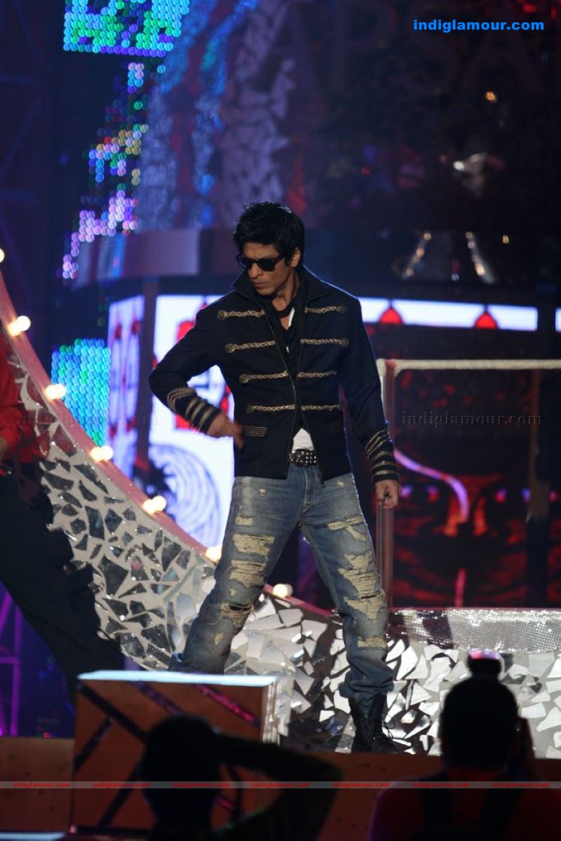 Shahrukh, BigB, Aishwarya, Priyanka and Katrina at Apsara Awards nite Event hd photo