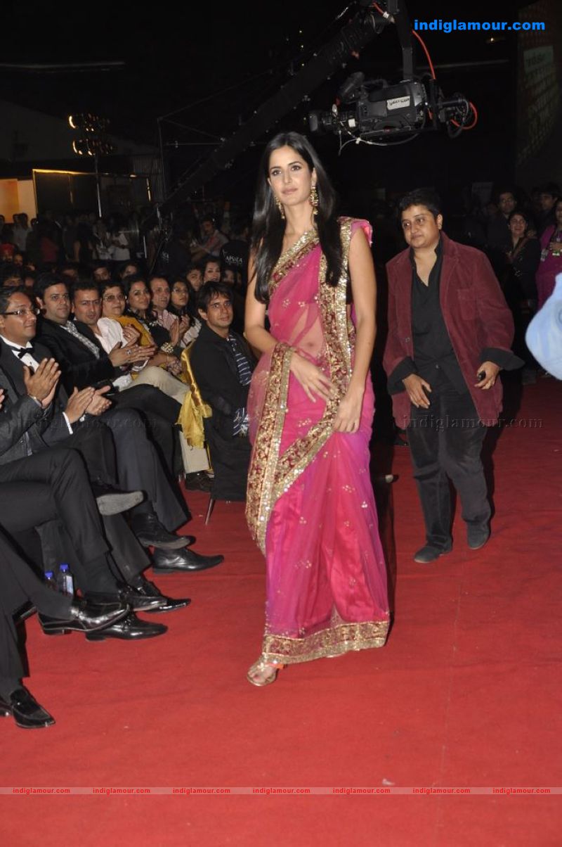 Shahrukh, BigB, Aishwarya, Priyanka and Katrina at Apsara Awards nite Event hd photo