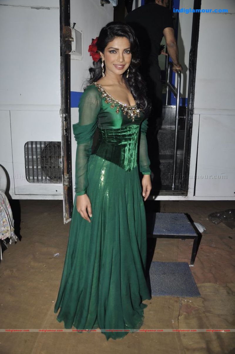 Shahrukh, BigB, Aishwarya, Priyanka and Katrina at Apsara Awards nite Event hd photo