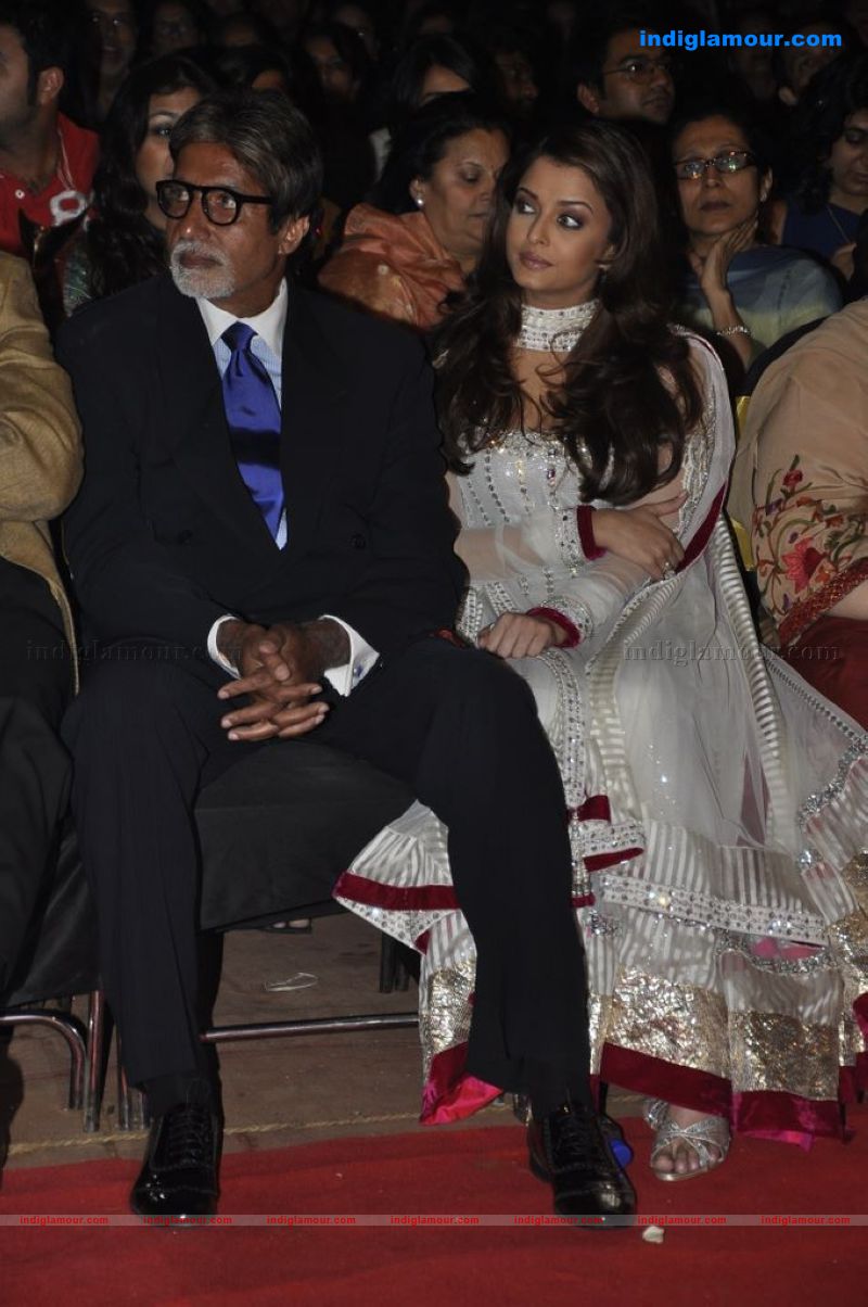 Shahrukh, BigB, Aishwarya, Priyanka and Katrina at Apsara Awards nite Event hd photo