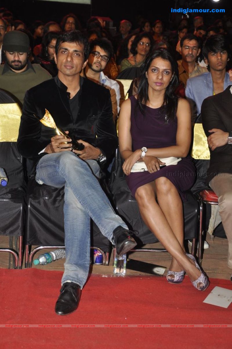 Shahrukh, BigB, Aishwarya, Priyanka and Katrina at Apsara Awards nite Event hd photo