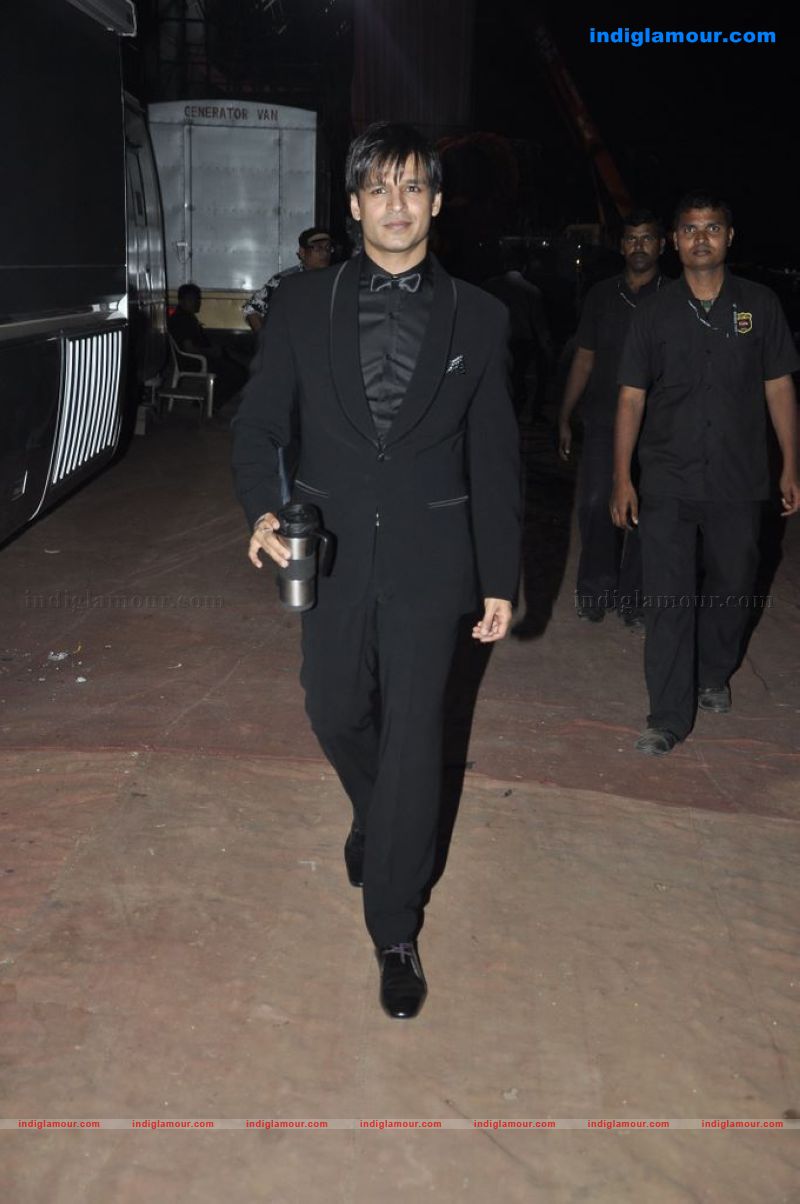 Shahrukh, BigB, Aishwarya, Priyanka and Katrina at Apsara Awards nite Event hd photo